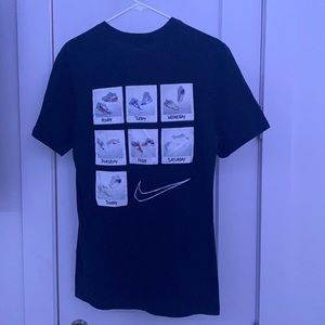 Nike tshirt size small color black